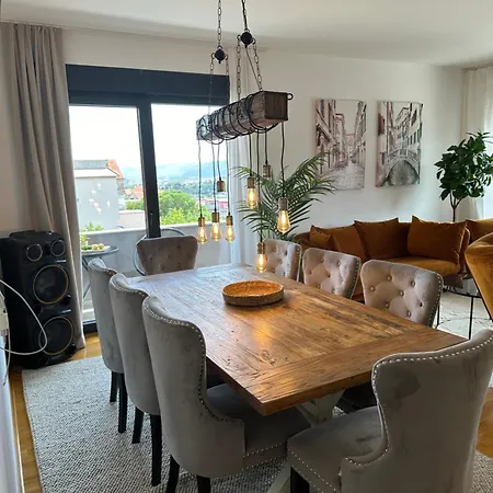 Sky Hill Apartment