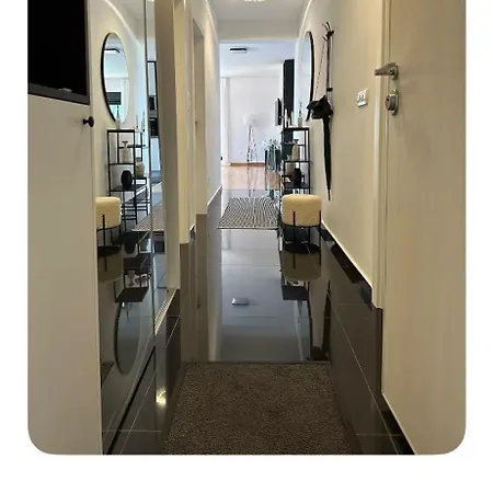 Sky Hill Apartament *